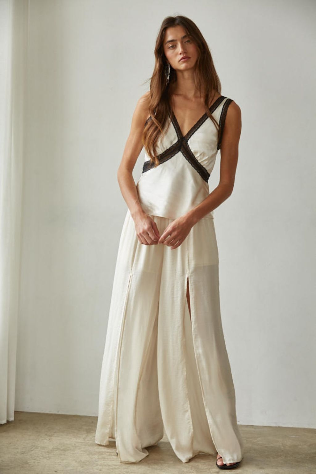 Road G - My Darling Contrast Lace Trim Top