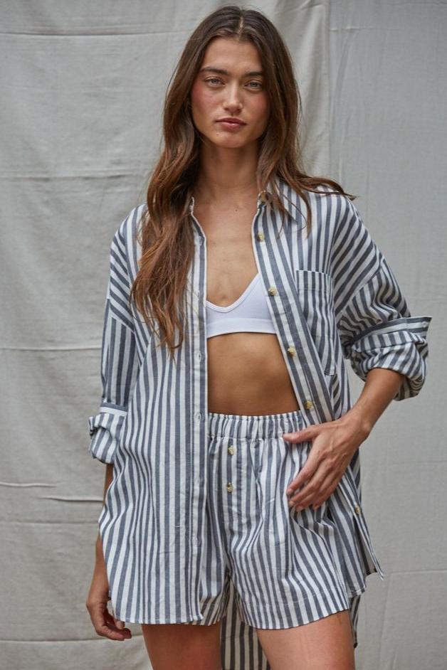 Road G - Laguna Wide Leg Shorts - Ivory/Navy