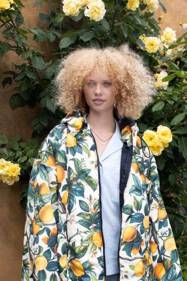 Sitting Suits - Lemonade