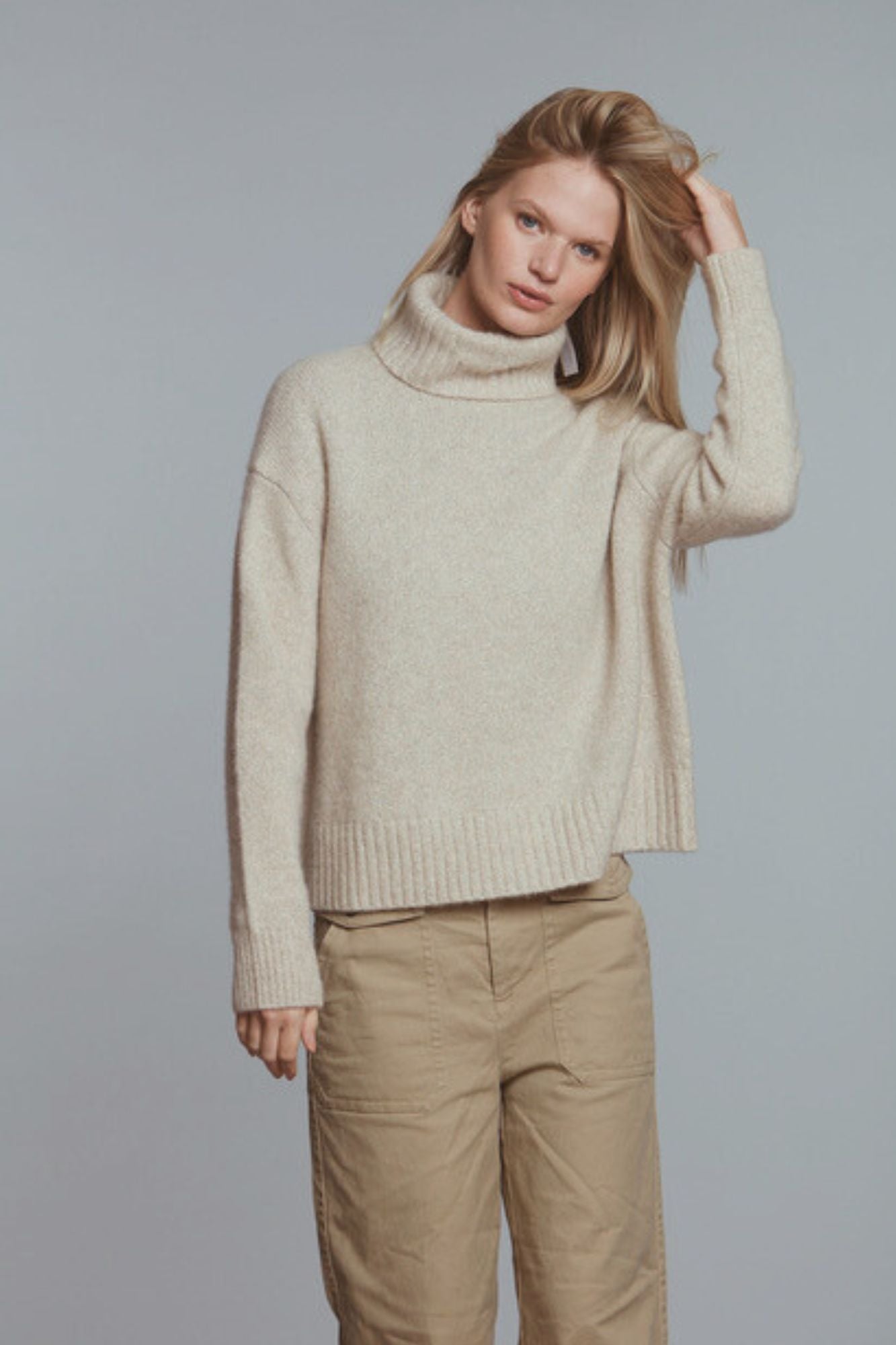 Hasson - Oversized Boxy Turtleneck