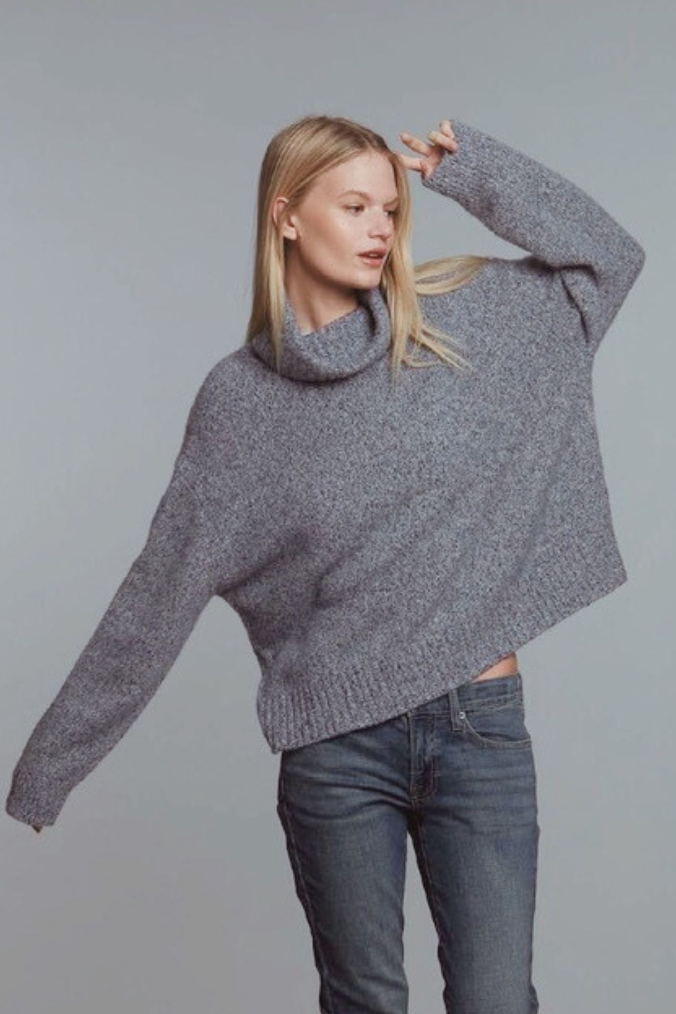 Hasson - Oversized Boxy Turtleneck