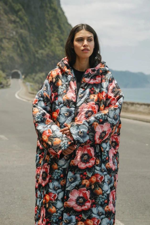 Sitting Suits - Esmerelda