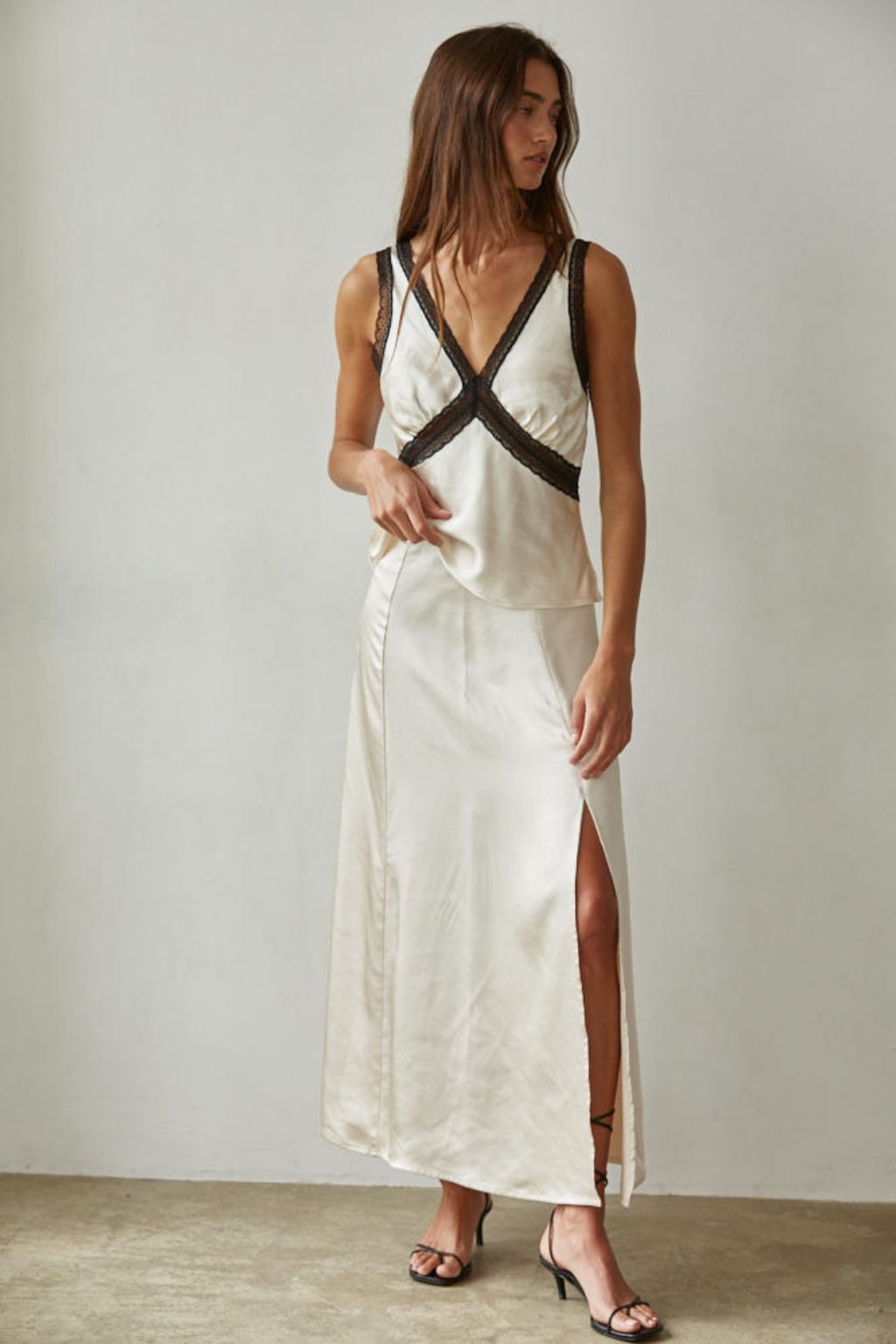 Road G - My Darling Contrast Lace Trim Top