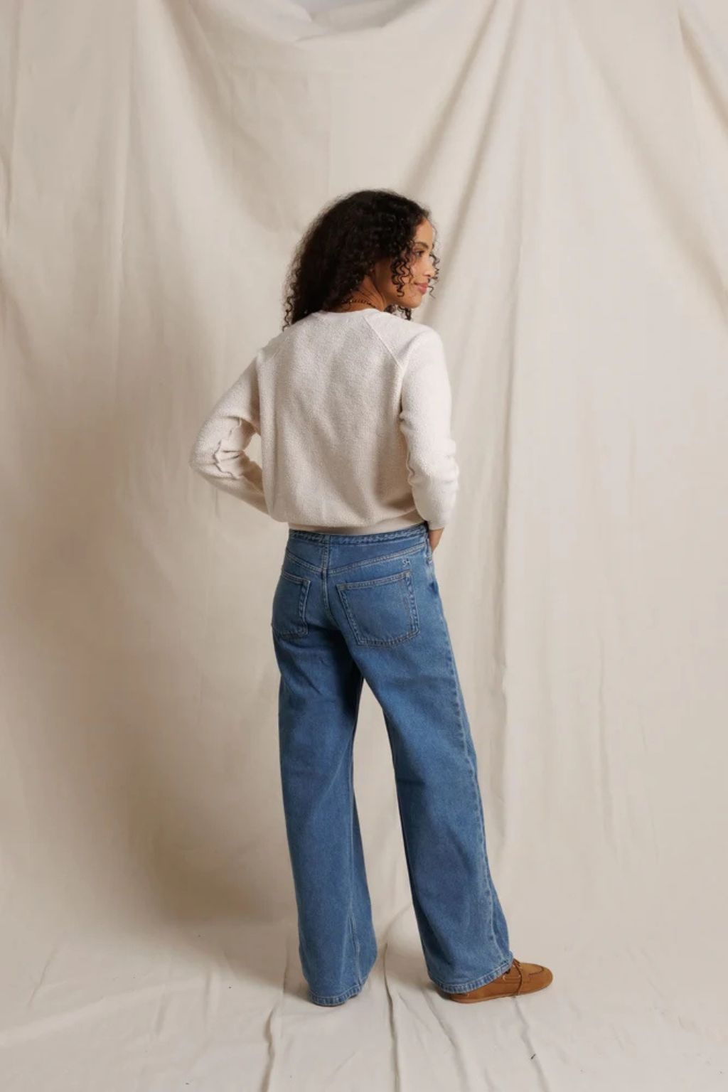 Perfect White Tee - Ziggy - Fall Colors
