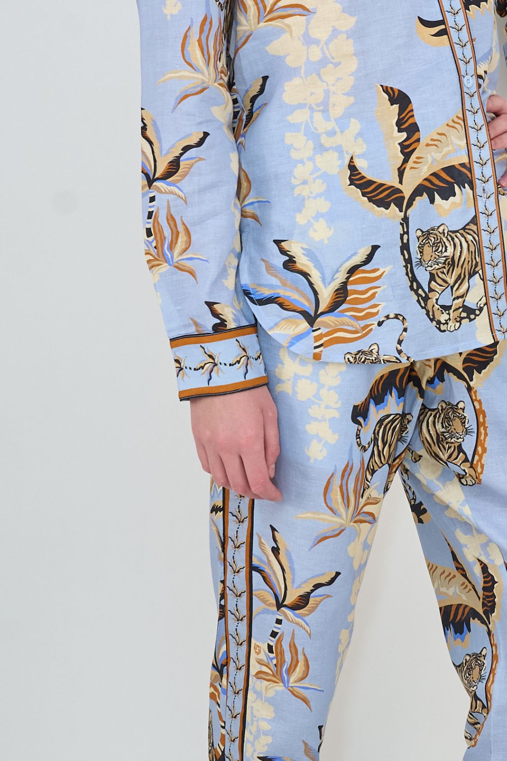 Las Surenas - Shirt Bali Tiger Light Blue