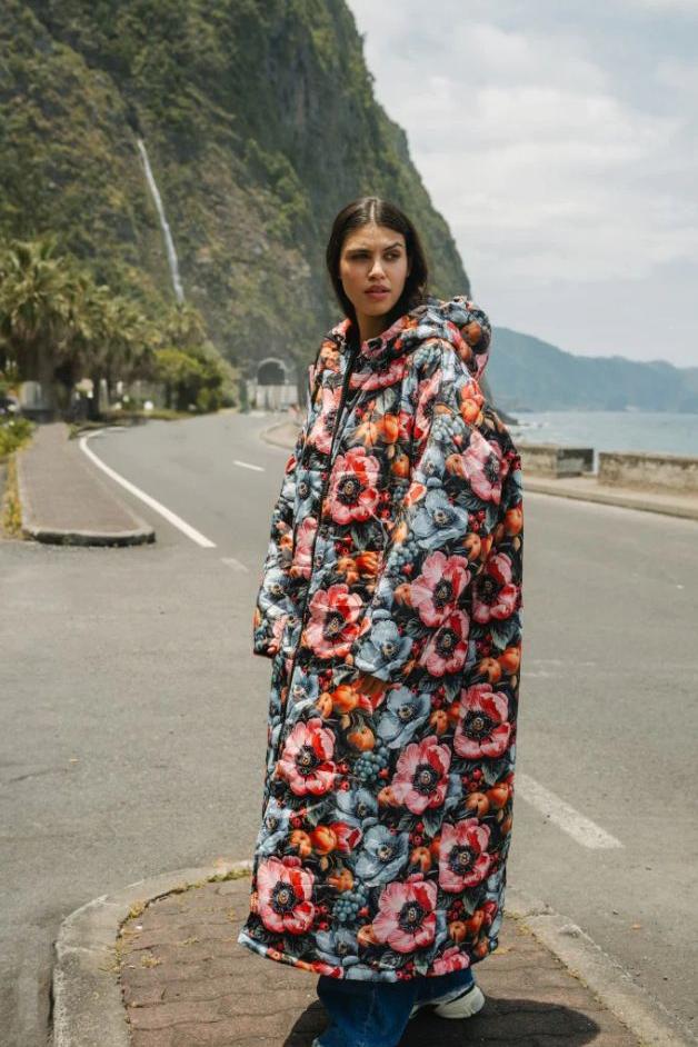 Sitting Suits - Esmerelda