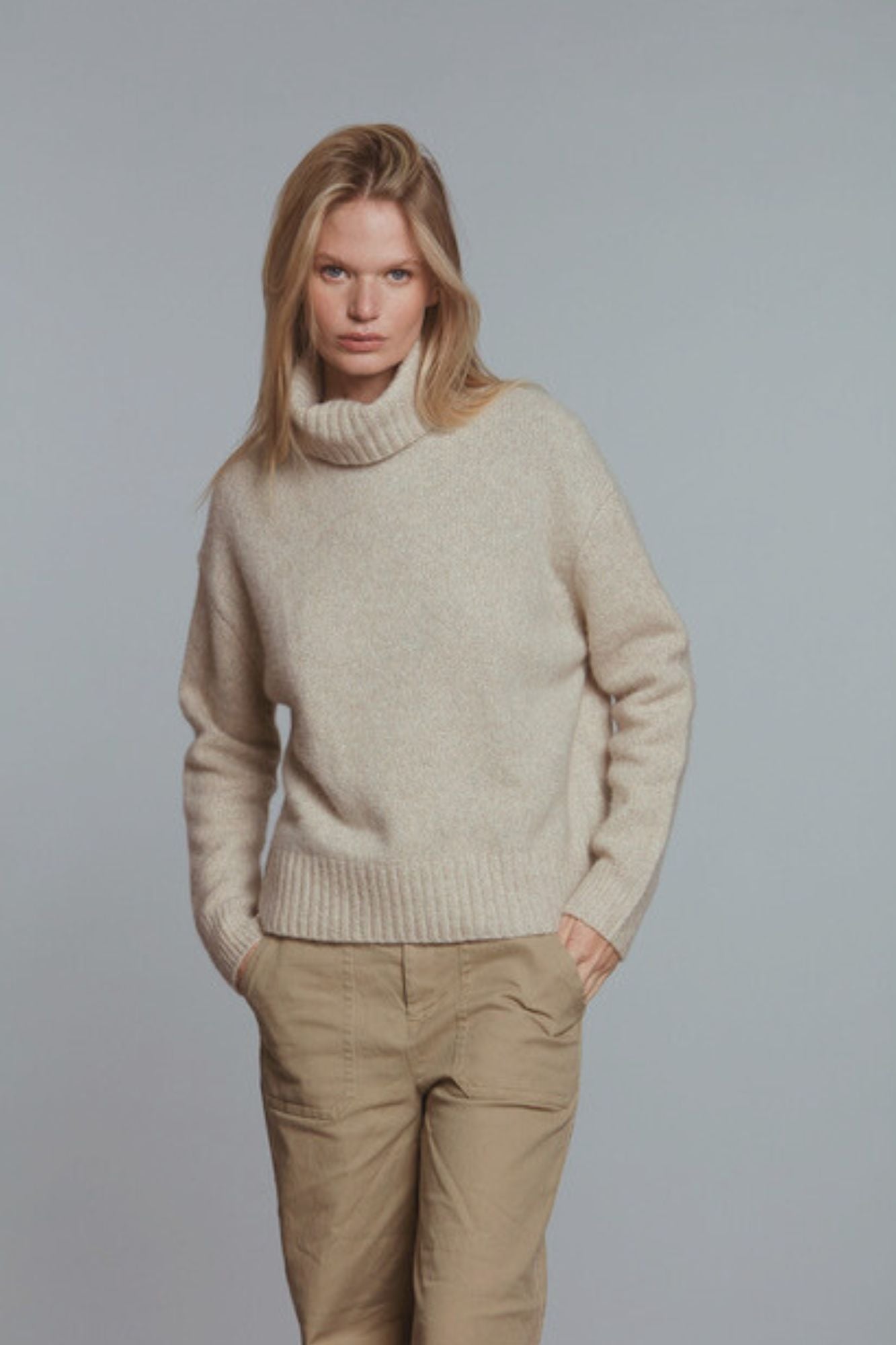 Hasson - Oversized Boxy Turtleneck