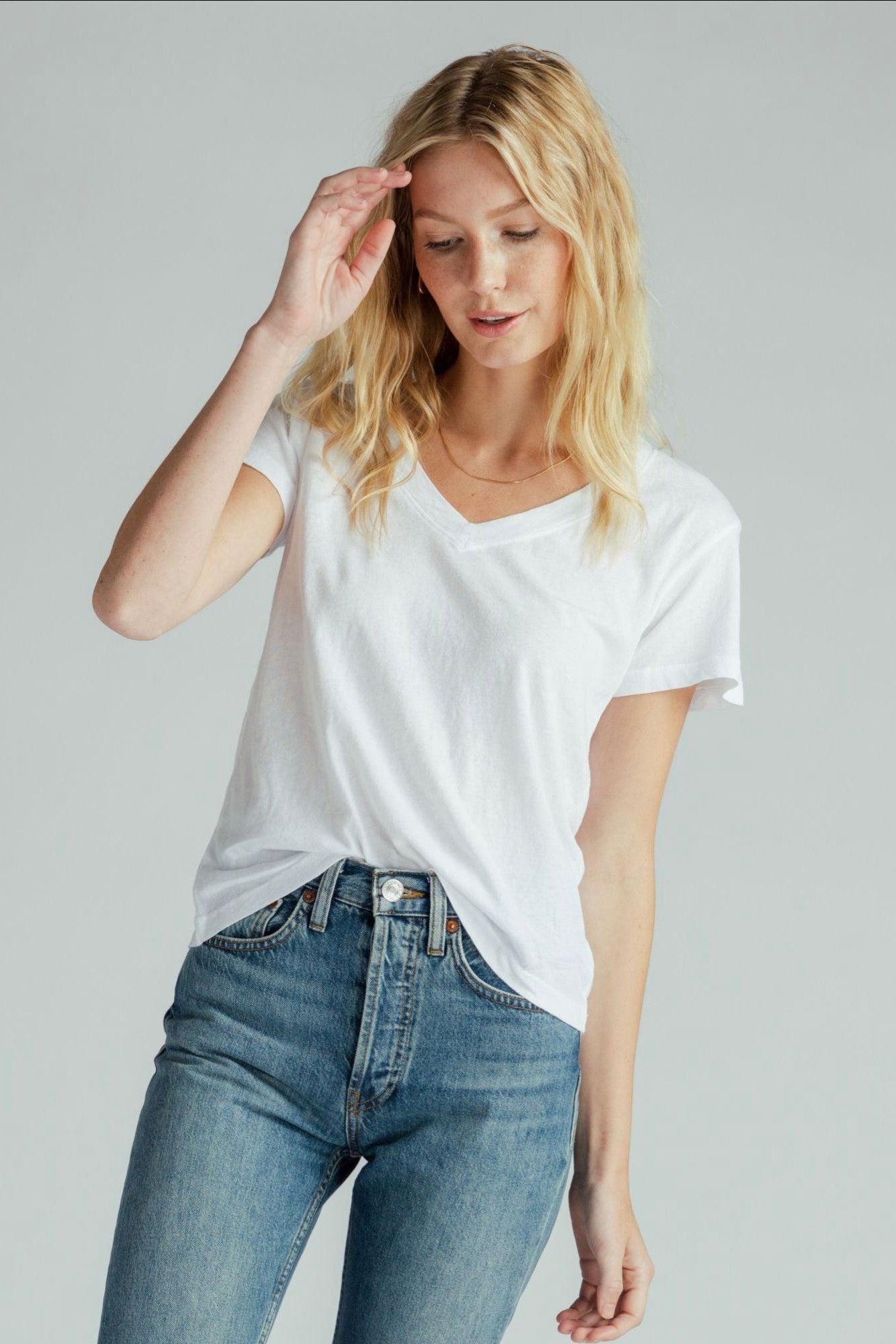Perfect White Tee - Hendrix V-Neck - White